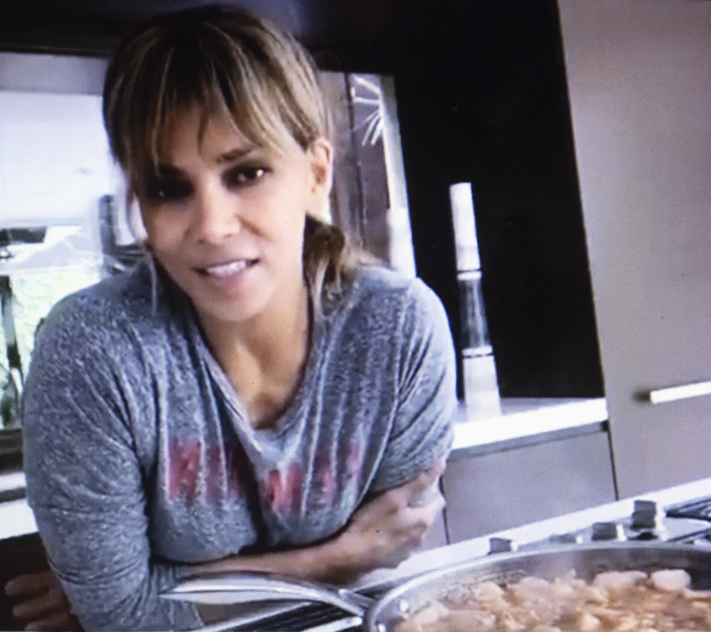 halle berry cooking Keto Bourbon Chicken with Chef Maria Emmerich!