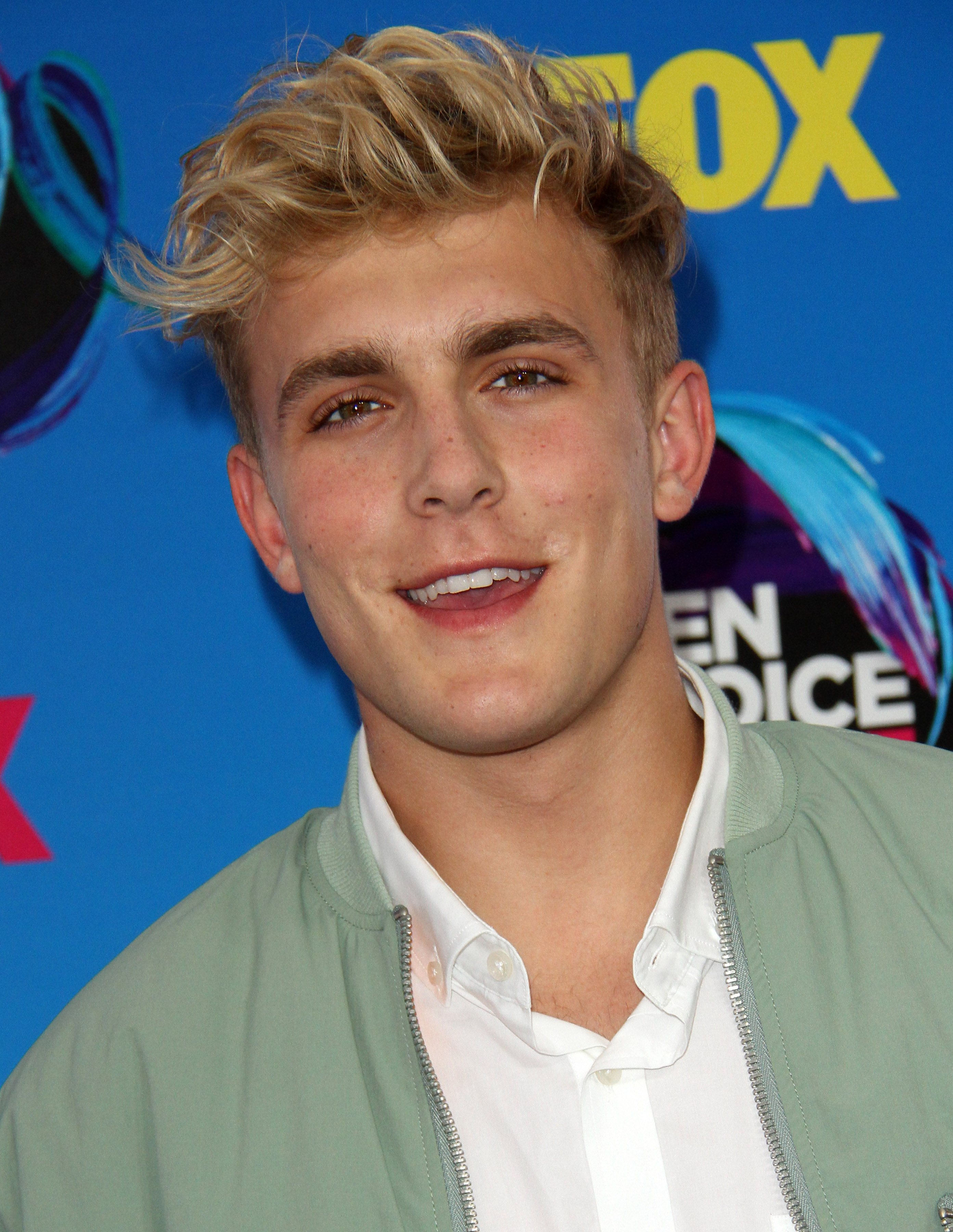 Teen Choice Awards Arrivals 2017