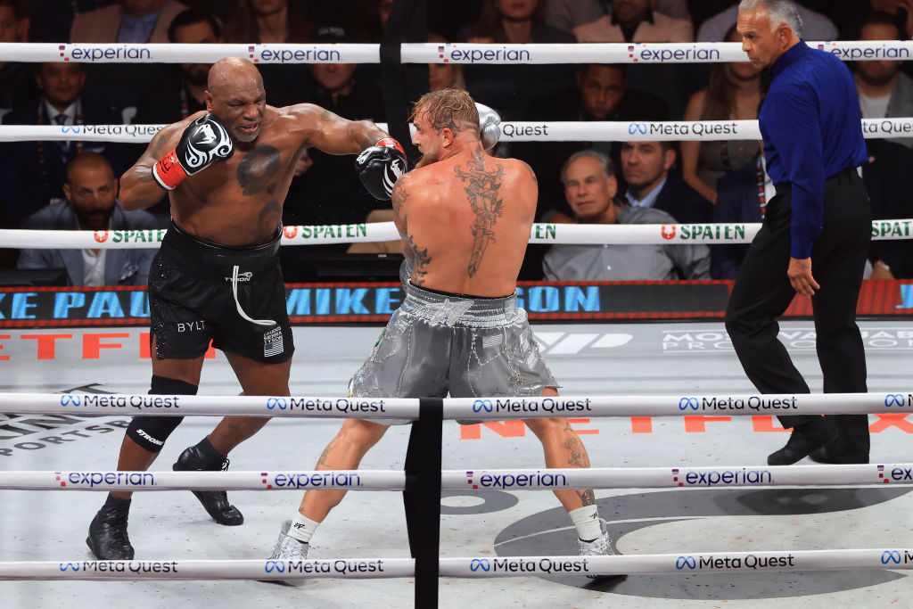 Mike Tyson v Jake Paul