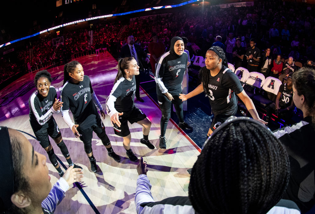 Cincinnati v Connecticut